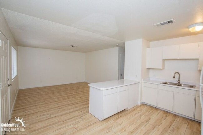Photo - Renovated 2Bdm 1Ba Upstairs Apartment in C...
