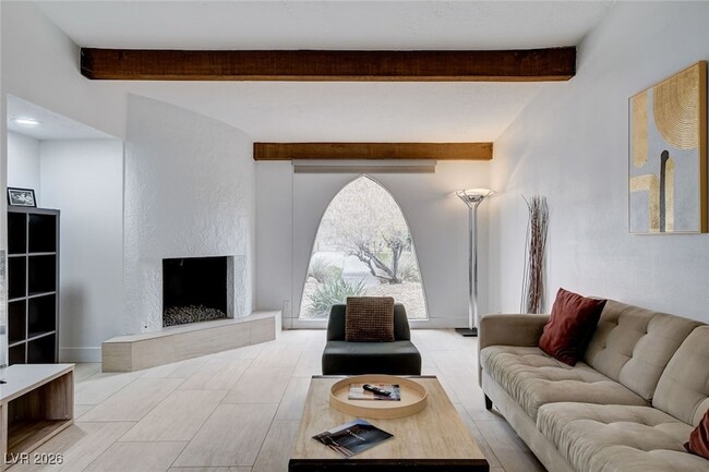 Building Photo - 945 Vegas Valley Dr