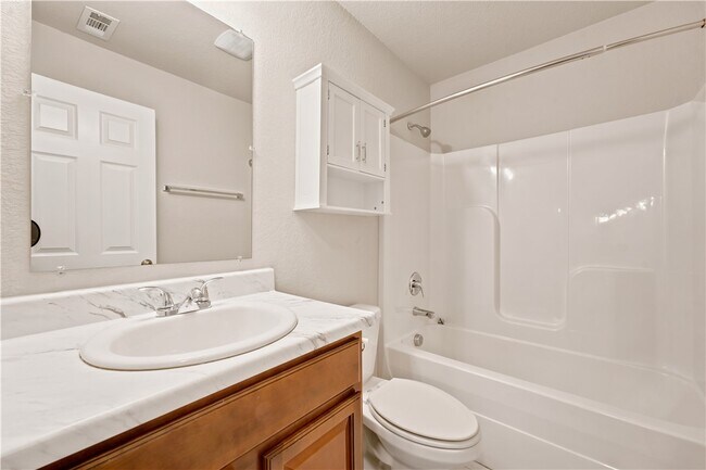 Photo - 802 SW Green World St