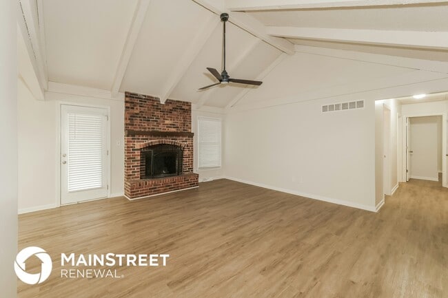 Photo - 400 NE Lee Dr