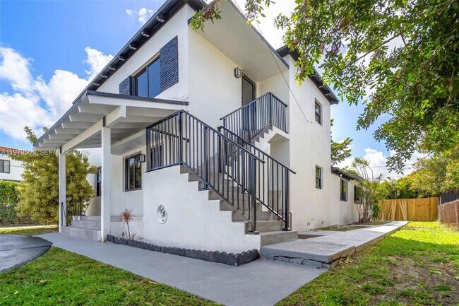 Photo - 130 SW 31st Ct Unit 2