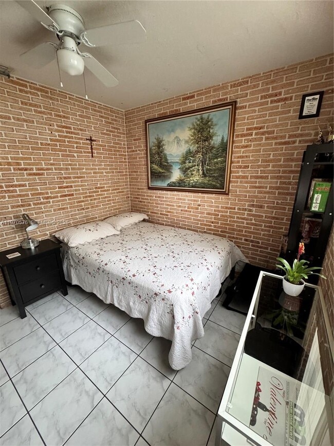 Photo - 12035 SW 14th St Unidad 108