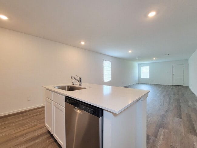 Building Photo - 14316 Leafy Willow Dr