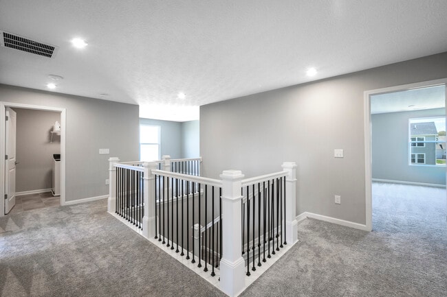 Photo - 1573 Crest Dr