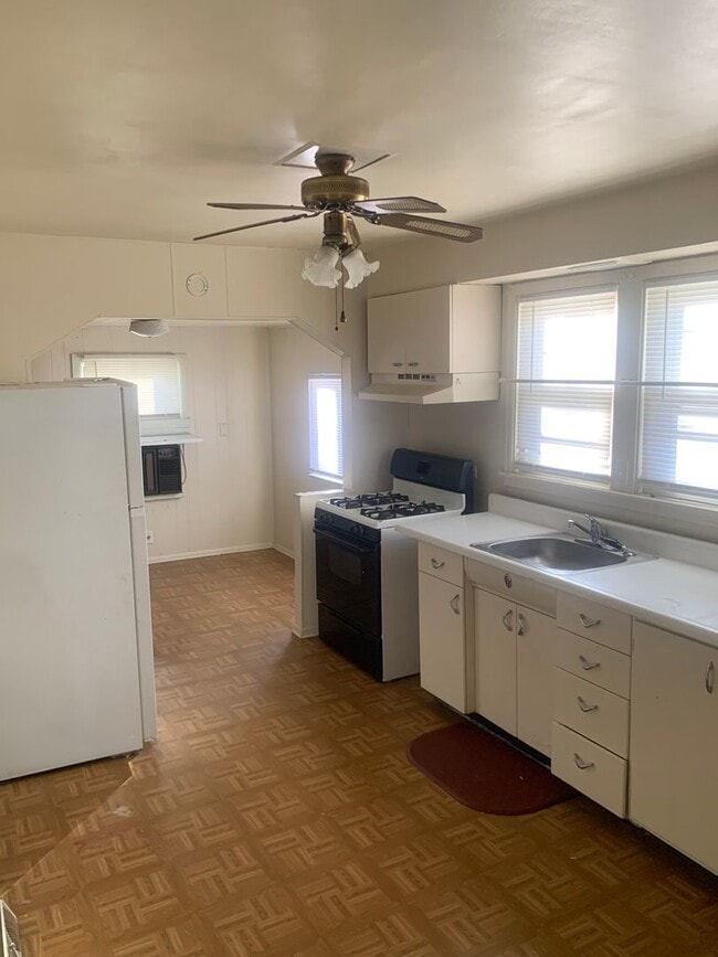 Photo - 630 N Stephens Ave