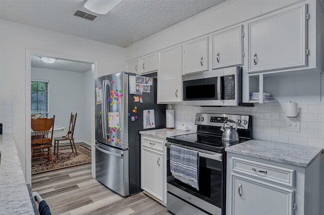 Photo - 130 Elmview Ln