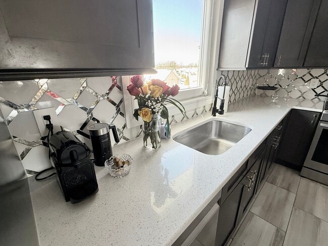 Building Photo - 33 Willow Wood Ct Unit 2