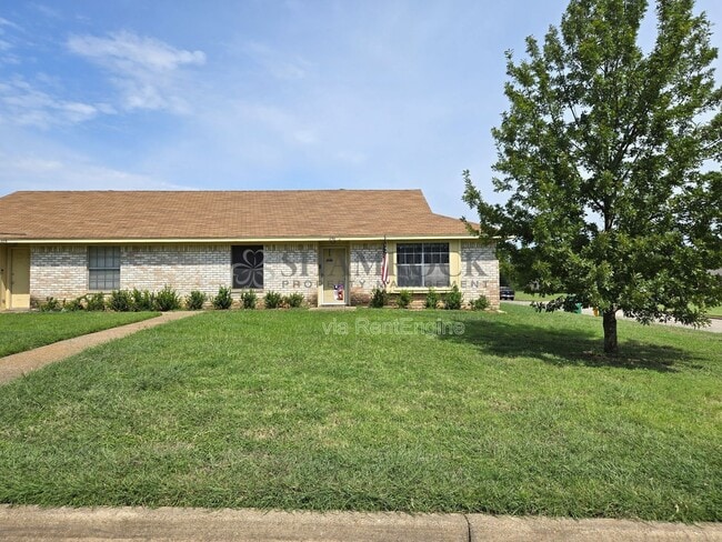 Building Photo - 230 Kettler Dr Rental