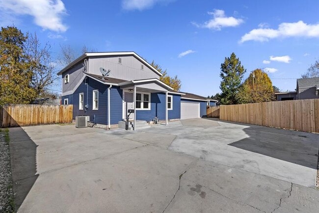 Photo - 3718 Custer Dr
