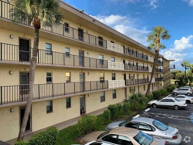 Building Photo - 9355 SW 8th St Unit 208 Rental