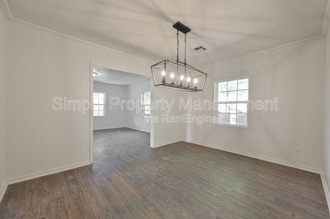 713 SW 25th St