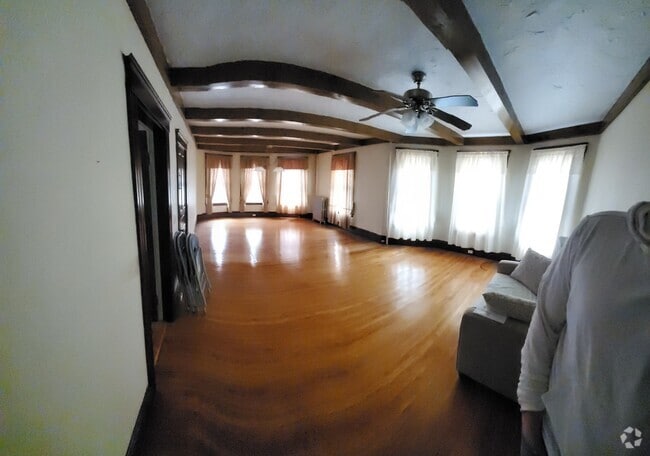 Building Photo - 488 Park Ave Unit 1 Rental
