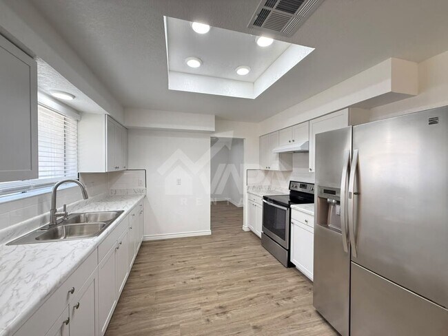Photo - 209 High Oak