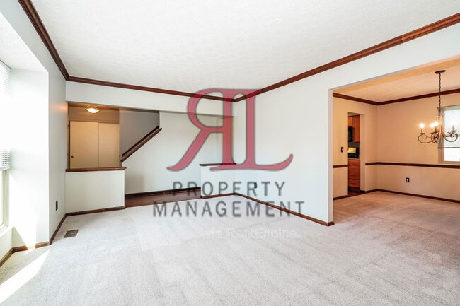 Photo - 266 Gurgun Ln