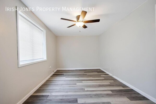 Photo - 94 Edson-Apt. 5 - rear cottage Unit Apt. 5 - rear cottage