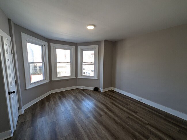 Photo - Gorgeous Home - Carroll Park