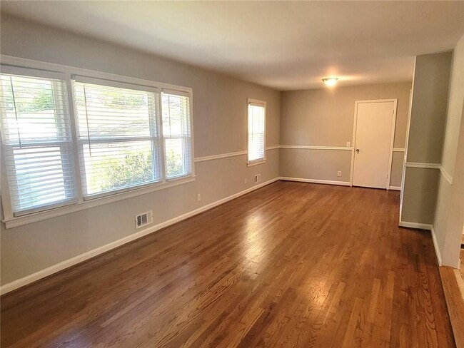 Photo - 1061 Homewood Ct