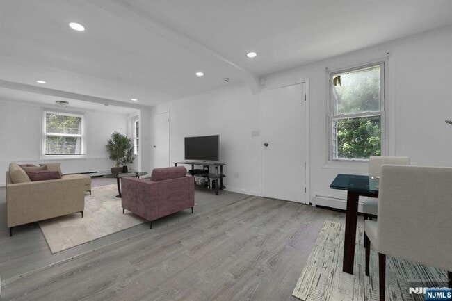 Building Photo - 244 White St Rental