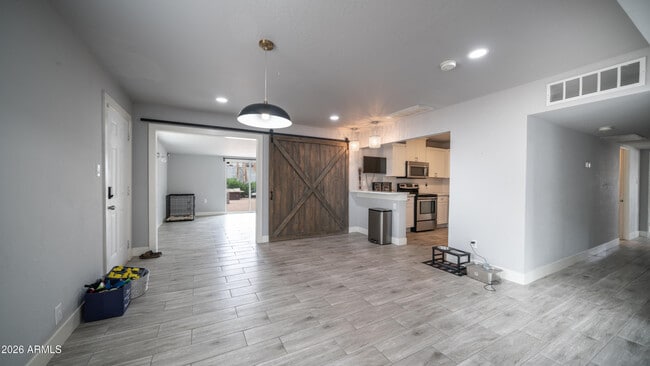 Photo - 717 E Palmaire Ave