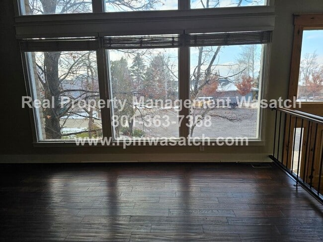 Photo - 985 Northcliffe Dr N