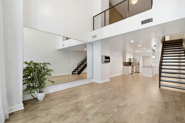 Photo - 701 Royal Ct