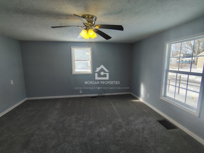 Photo - 1001 W 1st St