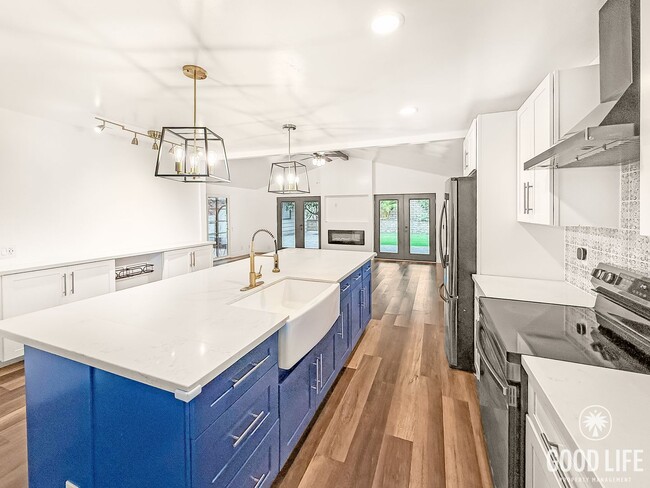 Photo - Updated 4B 2BA Home in Paradise Hills w/ S...