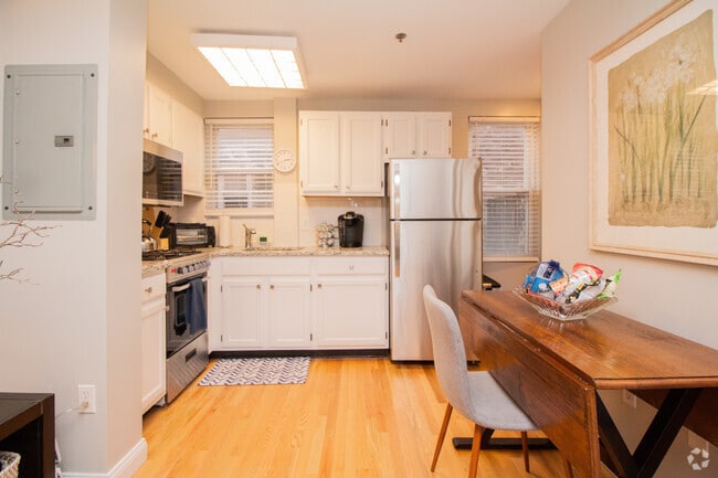 Building Photo - 23 Jay St Rental