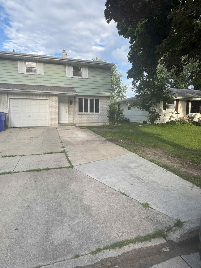 Building Photo - 726 N Fernmeadow Dr Rental