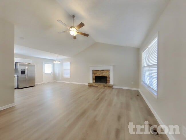 Photo - 334 Jacob Trail