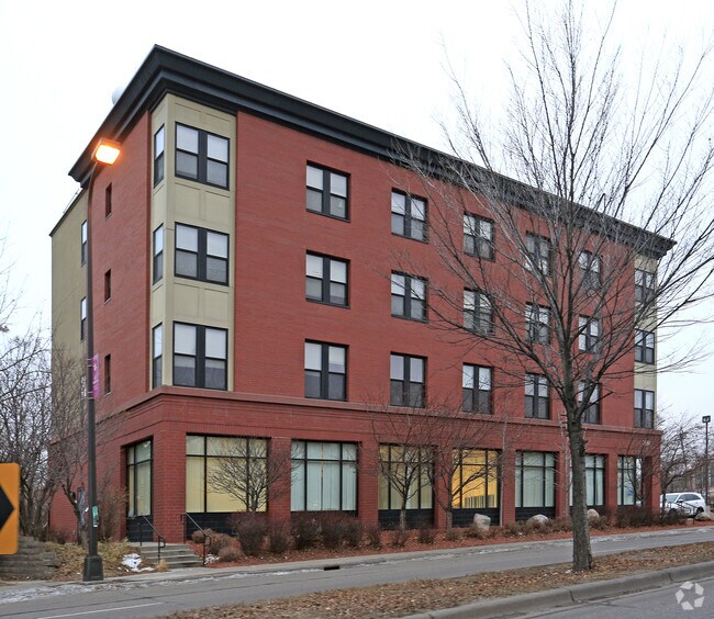 Photo - Lindquist Apartments