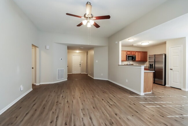 Photo - 906 Wisdom Dr