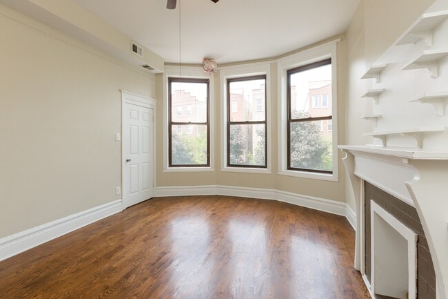 Photo - 2445 W Harrison St Unidad 2