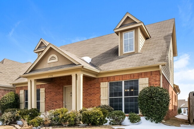 Photo - 1506 Lawson Dr