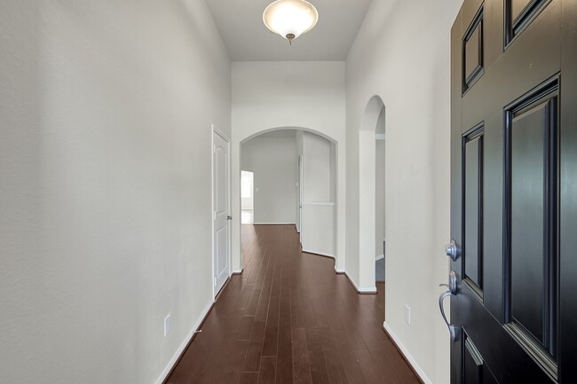 Photo - 30119 Saw Oaks Dr