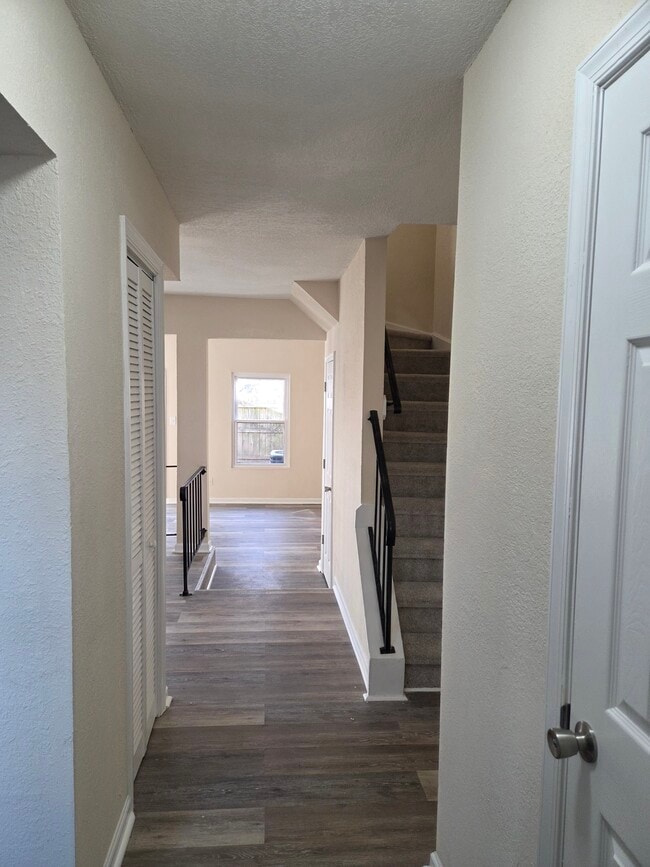 Photo - 1100 Clear Springs Rd