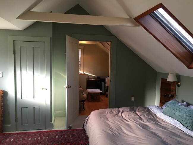 Building Photo - 13 Harris St