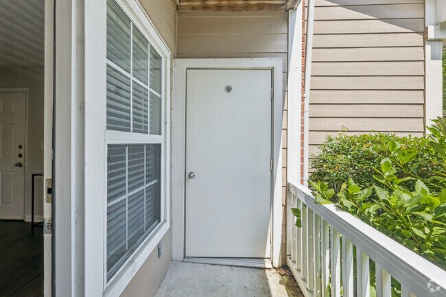 1BR, 1BA - 704SF - Patio