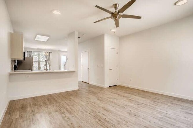 7805 Cooper Ln Unidad 206