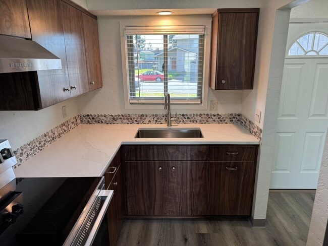 Photo - Updated 2 bedroom 1.5 bathroom duplex!