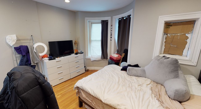 Photo - 83 Windsor St Unit 1