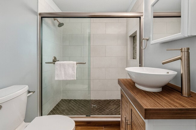 Photo - 156 W 15th St Unit ID1341835P