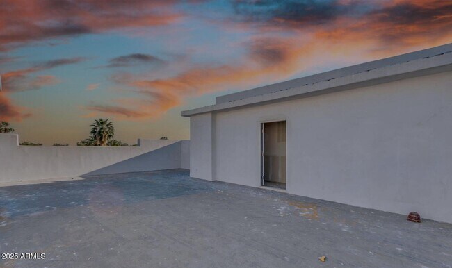 Photo - 832 S Farmer Ave