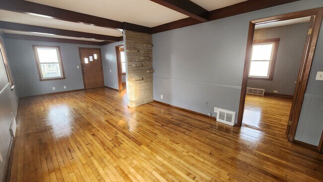Photo - 20664 Miller Ave Unidad Down