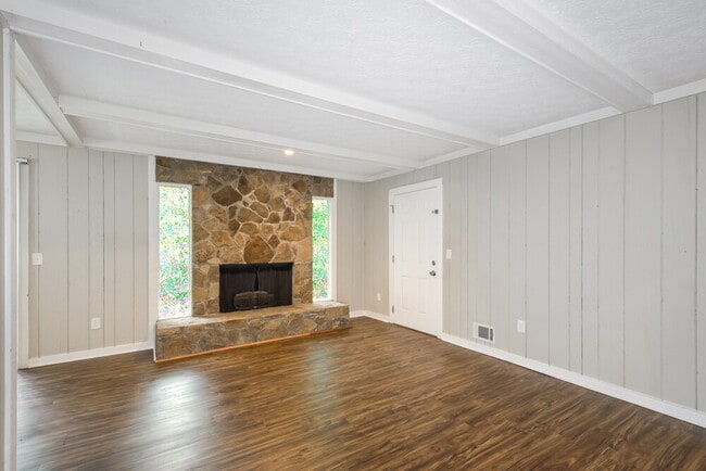 4765 Banner Elk Dr