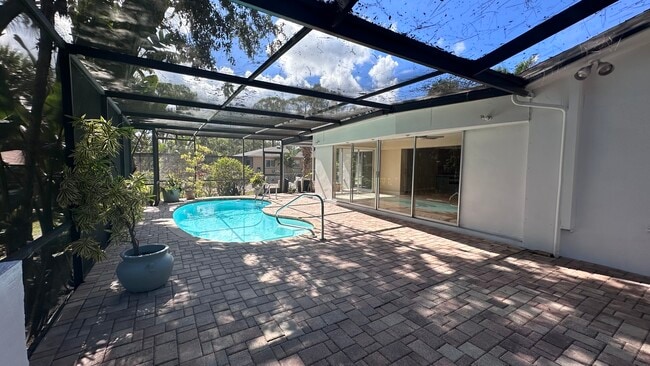 Photo - 1404 Riverside Dr