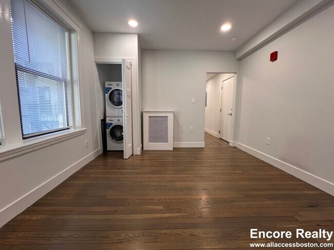 Photo - 54 Queensberry St