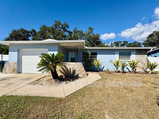 Building Photo - 1074 S Woodbrook Drive South