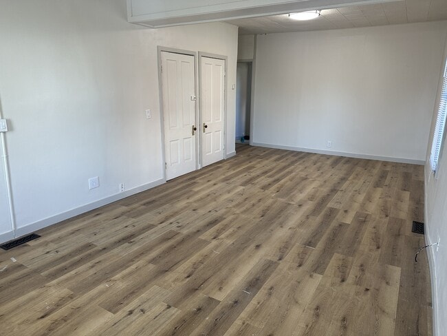Photo - 617 Rhomberg Ave