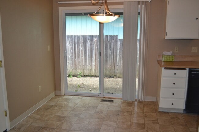 Photo - Beautiful Home w/Fenced Yard, Garage Is Minutes Away from Nike, Intel & MORE!
